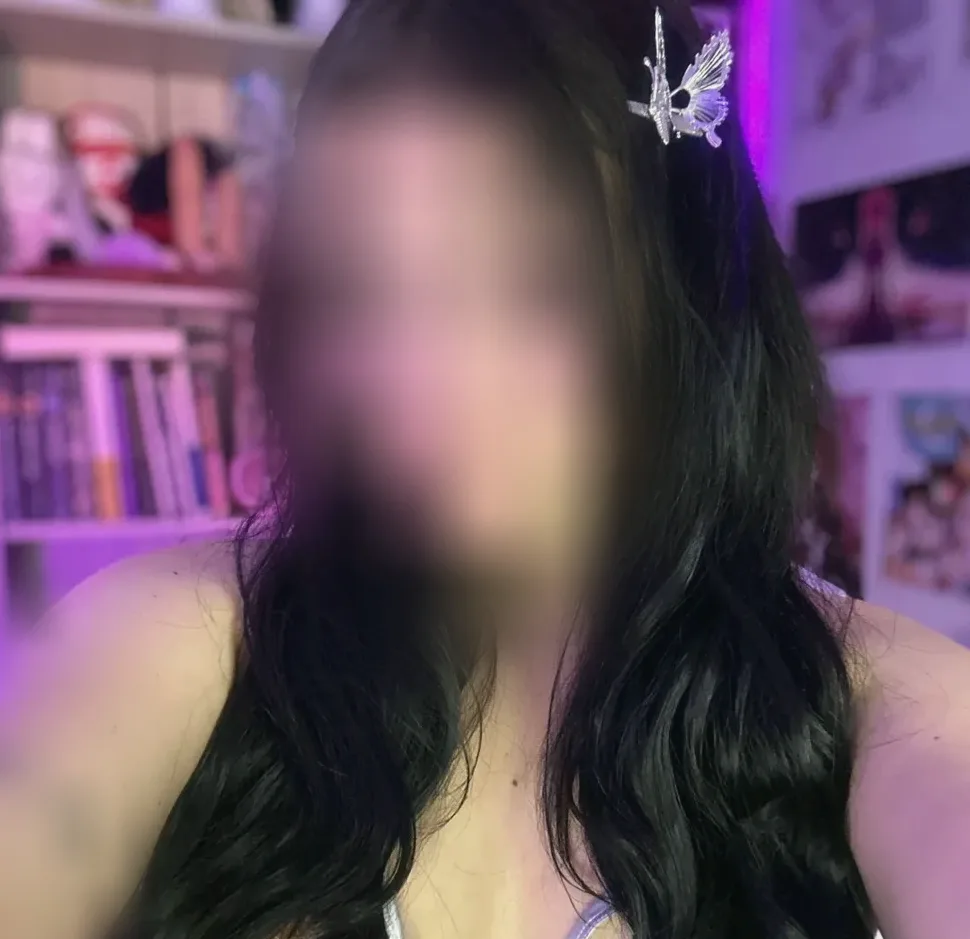 Emilia, 26