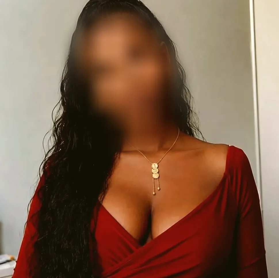 Lilly, 23