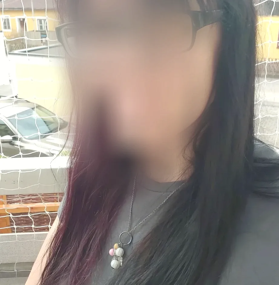 Melanie, 37