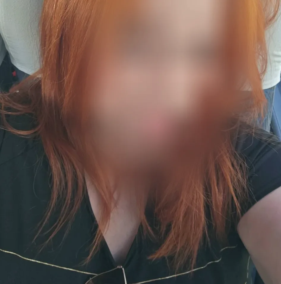 Neele, 25