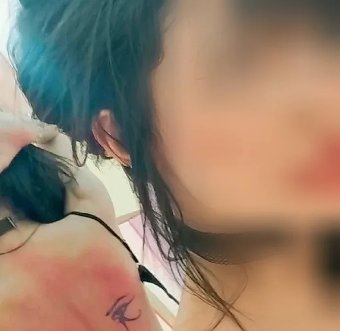 Nicole, 25