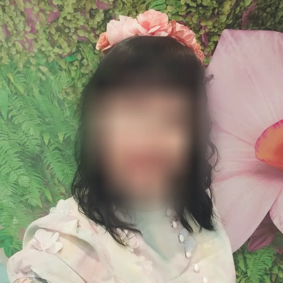 Sarah, 31